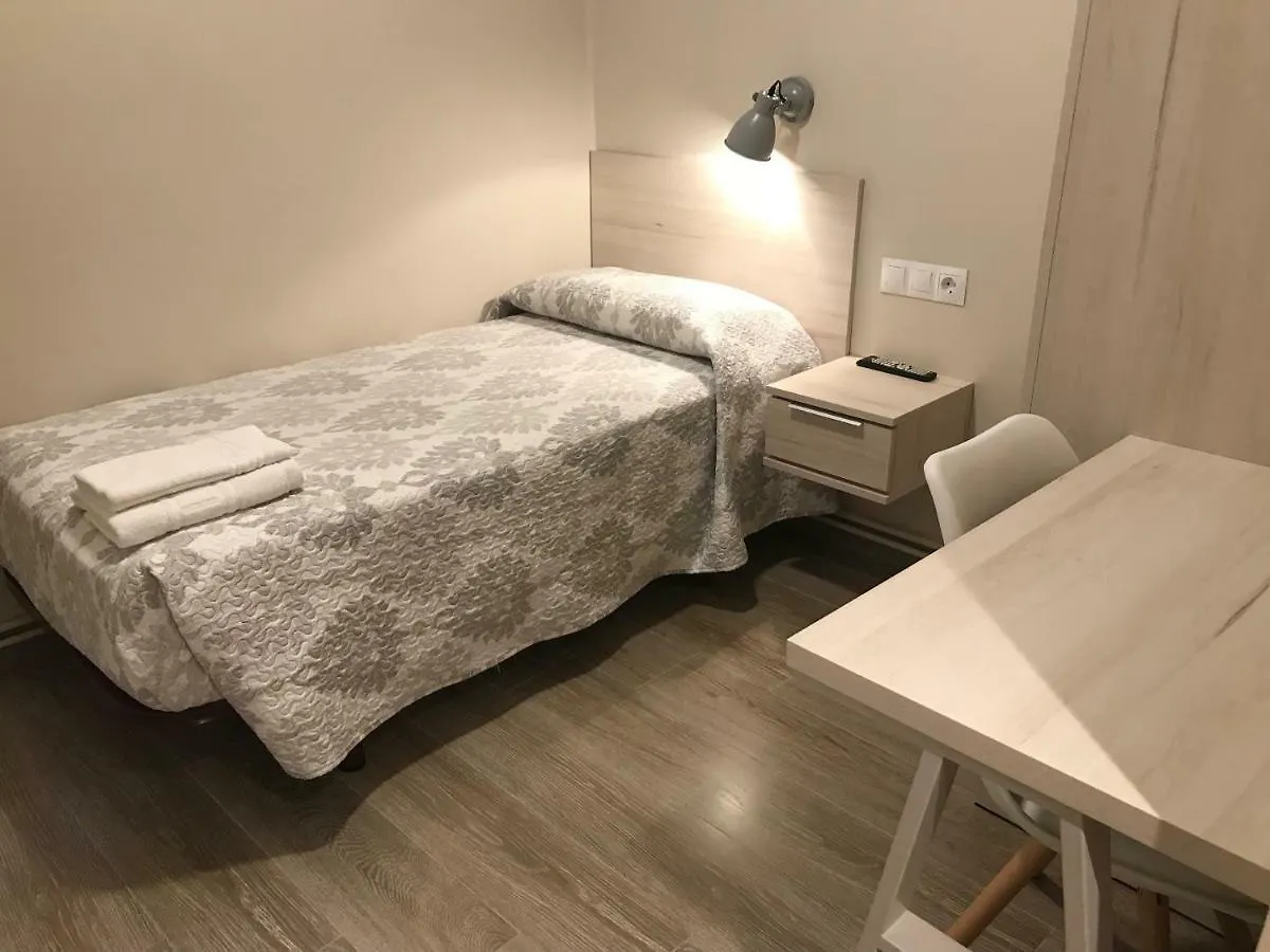 Hostal La Romanica Sabadell 0*,